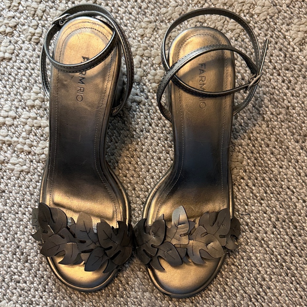 FARM Rio gold Leaf Sandals size 11